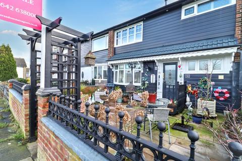 3 bedroom terraced house for sale, Cowpen Crescent, (Near North Tees Hospital) Stockton-On-Tees, TS19 8QB