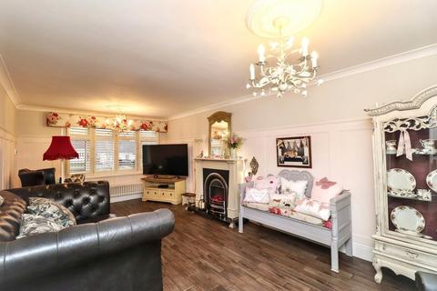 3 bedroom terraced house for sale, Cowpen Crescent, (Near North Tees Hospital) Stockton-On-Tees, TS19 8QB