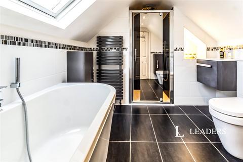 6 bedroom detached house to rent, Linden Chase, Sevenoaks, Kent, TN13