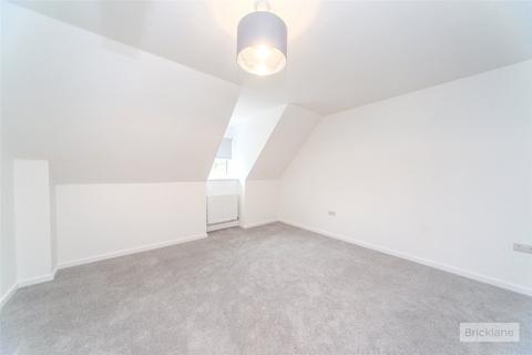 4 bedroom semi-detached house to rent, Barber Gardens, Stone Cross, Pevensey, BN24