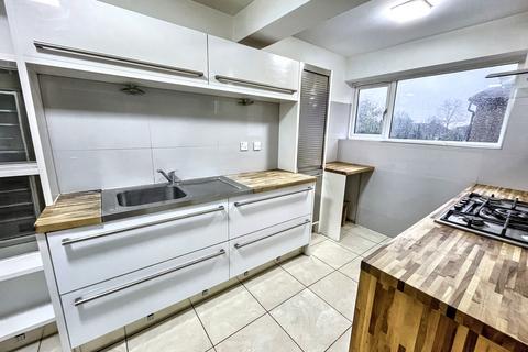 3 bedroom flat to rent - Burnham Lane, Slough SL1