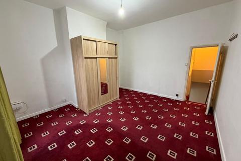 2 bedroom terraced house to rent, Oldham OL9