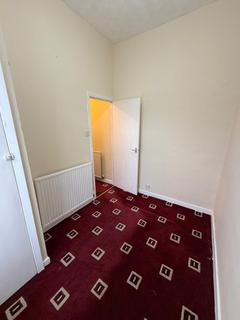 2 bedroom terraced house to rent, Oldham OL9
