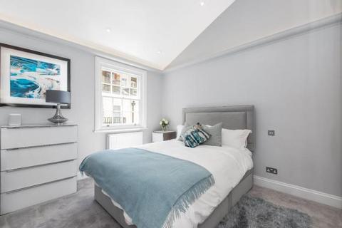 3 bedroom mews to rent, Hyde Park Gardens Mews, London W2
