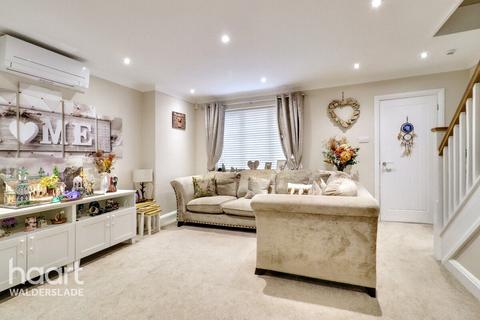 5 bedroom semi-detached house for sale, Crescent Way, Chatham