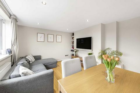 2 bedroom flat for sale, West Hall Road, Kew TW9