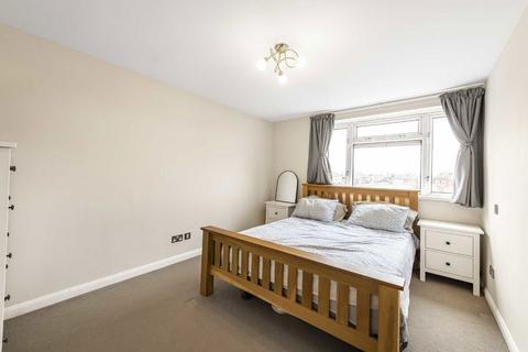 2 bedroom flat for sale, West Hall Road, Kew TW9