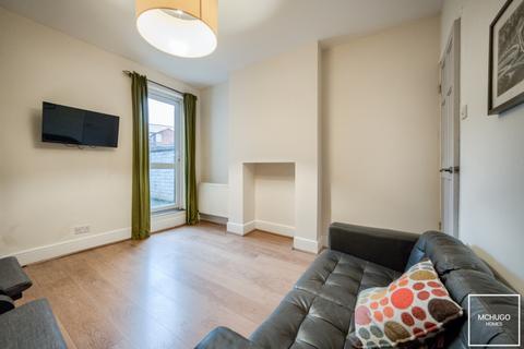 3 bedroom terraced house for sale, Thimblemill Road, Bearwood B67