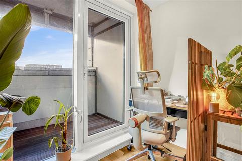 undefined, Prestons Road, Canary Wharf E14