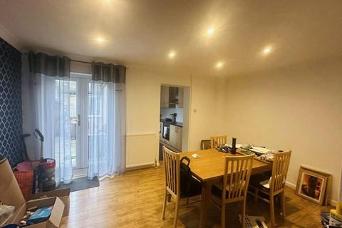 2 bedroom townhouse for sale, DERWENT ROAD, THATCHAM RG19