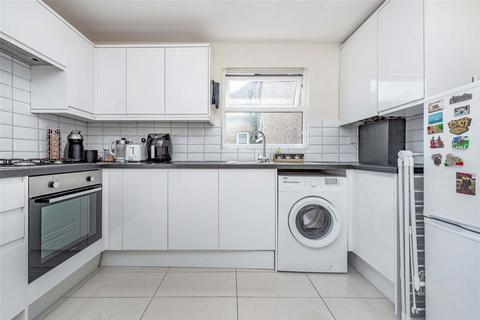 1 bedroom flat to rent, Ridley Road, London SW19