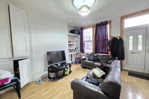 3 bedroom terraced house to rent, Graham Avenue, Burley LS4