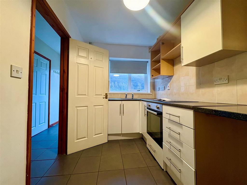 106 adare st kitchen 1.jpg