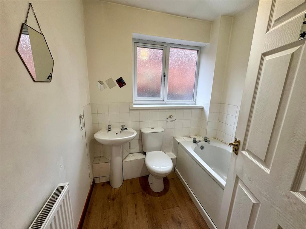 106 adre st kitchne.jpg