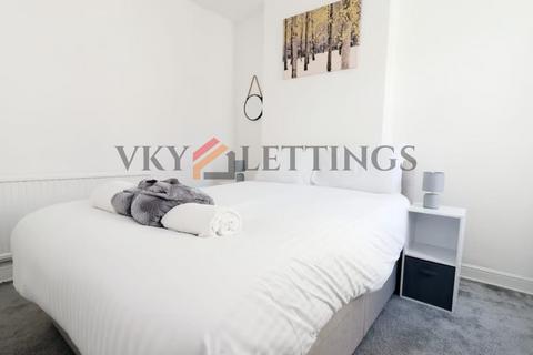 3 bedroom terraced house to rent, Cyfarthfa Street, Cardiff CF24