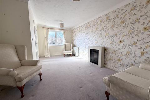 1 bedroom retirement property for sale, Montgomery Court, Coventry Road, Warwick