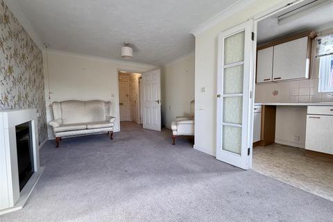 1 bedroom retirement property for sale, Montgomery Court, Coventry Road, Warwick