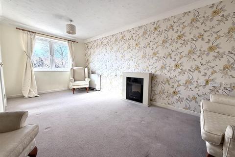 1 bedroom retirement property for sale, Montgomery Court, Coventry Road, Warwick