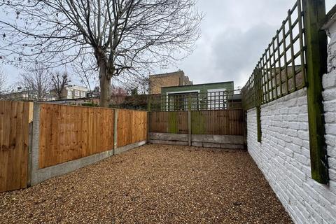 House to rent, Uxbridge Road, London