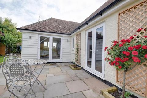 2 bedroom detached bungalow for sale, Reedswood Road, Broad Oak