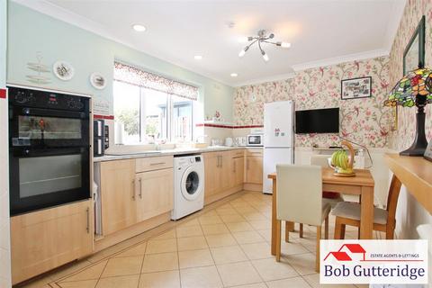3 bedroom townhouse for sale, Clare Avenue, Bradwell, Newcastle