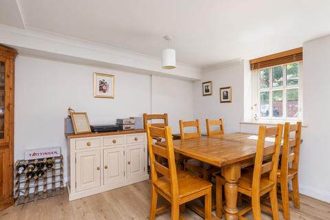 2 bedroom flat to rent, Elm Road, Winchester, SO22