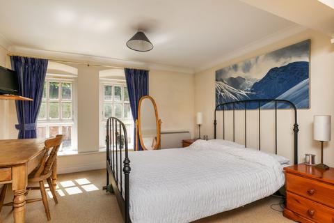 2 bedroom flat to rent, Elm Road, Winchester, SO22