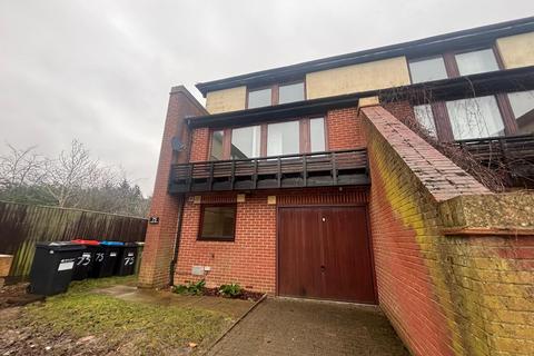 3 bedroom semi-detached house to rent, Campbell Park, Milton Keynes MK9