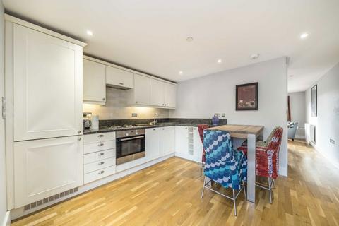 2 bedroom maisonette for sale, Station Road, Hampton TW12