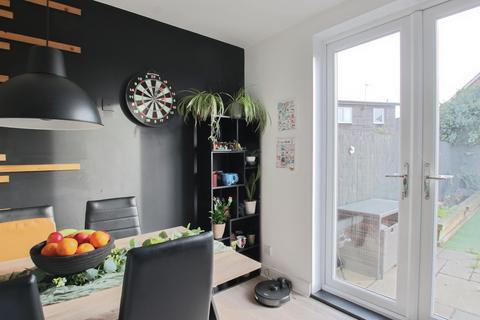 3 bedroom semi-detached house for sale, Oak Tree Estate, Preston, HU12 8UU