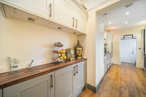 3 bedroom flat to rent, Heathfield Square, London SW18
