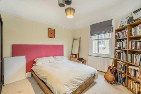 3 bedroom flat to rent, Heathfield Square, London SW18