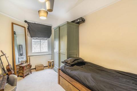 3 bedroom flat to rent, Heathfield Square, London SW18