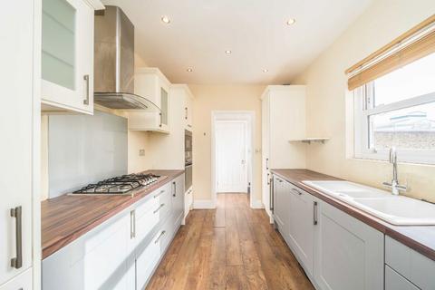 3 bedroom flat to rent, Heathfield Square, London SW18