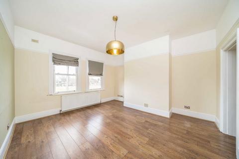 3 bedroom flat to rent, Heathfield Square, London SW18
