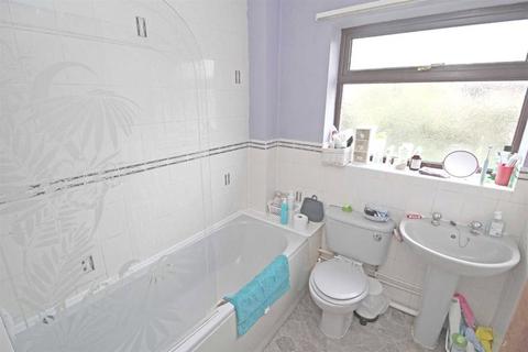 3 bedroom semi-detached house to rent, Shepperds Green, Shenley Church End, Milton Keynes, MK5