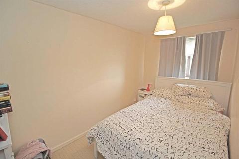 3 bedroom semi-detached house to rent, Shepperds Green, Shenley Church End, Milton Keynes, MK5