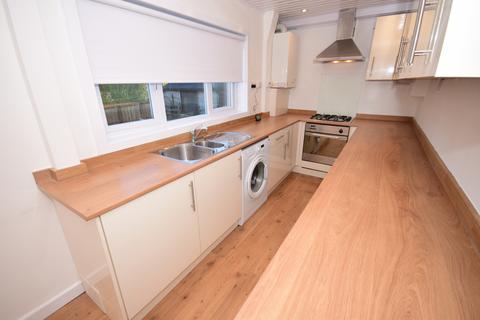 3 bedroom terraced house for sale, Kirkton Avenue, Blantyre
