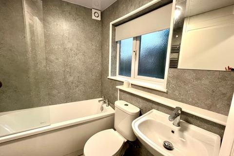 2 bedroom flat to rent, Newport Road, Stafford, ST16 2HH