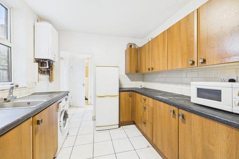 3 bedroom terraced house for sale, Newland Avenue, Hull, East Riding of Yorkshire, HU5 2EL