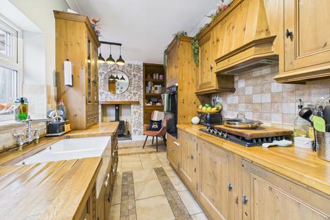 4 bedroom end of terrace house for sale, Beverley Road, Hull, HU6 7EX