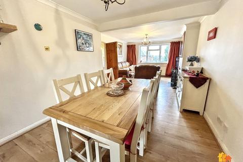 5 bedroom semi-detached house for sale, Chapmans Crescent, Chesham, HP5