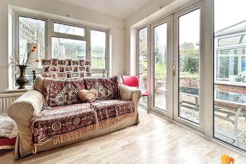 5 bedroom semi-detached house for sale, Chapmans Crescent, Chesham, HP5