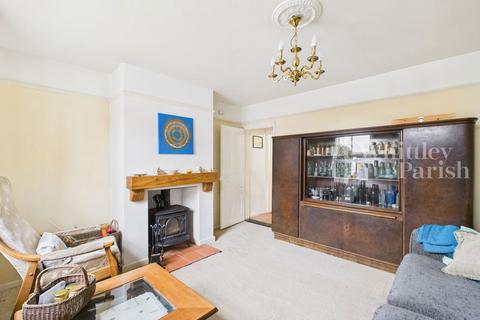 undefined, Sunnyside, Diss