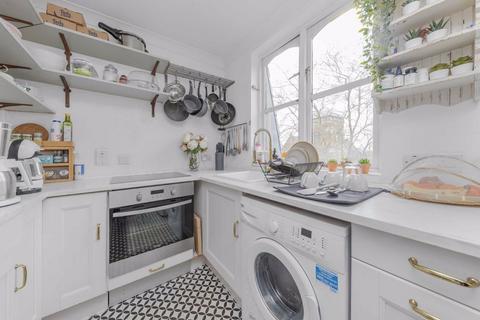 2 bedroom flat to rent, Highbury New Park, London N5