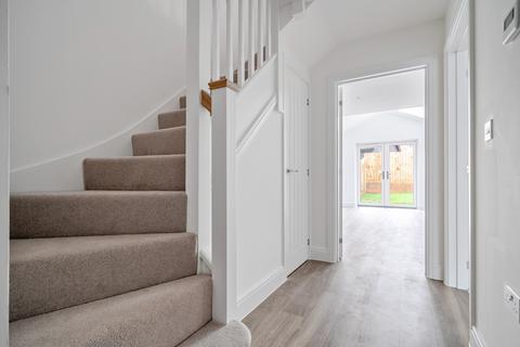 3 bedroom semi-detached house to rent, White Barrow Lane, Basingstoke RG23