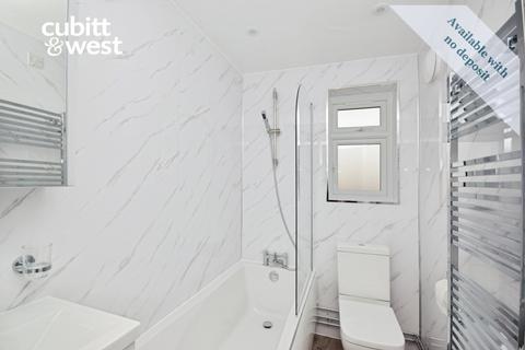 2 bedroom terraced house to rent, Garlands Road Redhill RH1