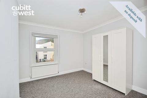 2 bedroom terraced house to rent, Garlands Road Redhill RH1