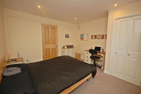 undefined, Saint Peter's Place