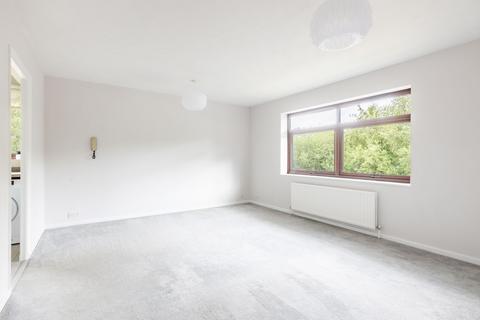 1 bedroom flat to rent, Hillside Road, Whyteleafe, CR3